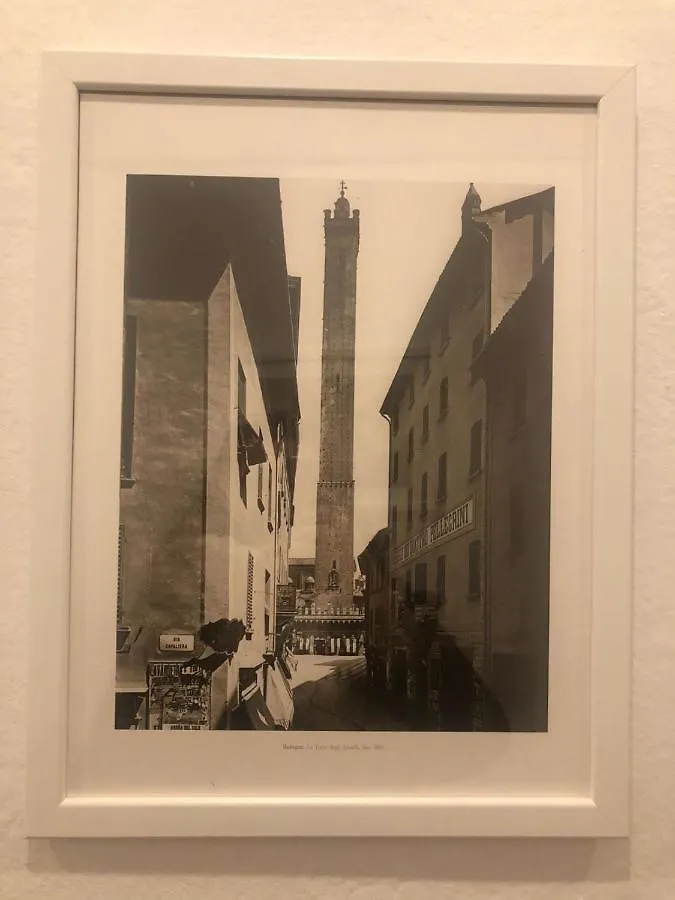 Myroom Sui Portici Bologna 0*,